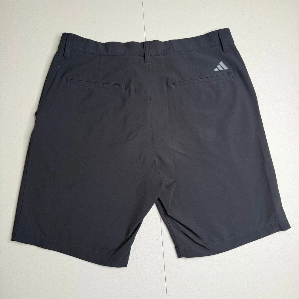 Adidas Mens Black Golf Shorts Size 32 Stretch Performance Flat Front Sport